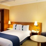 holiday-inn-kensington-forum-accessible-guest-room